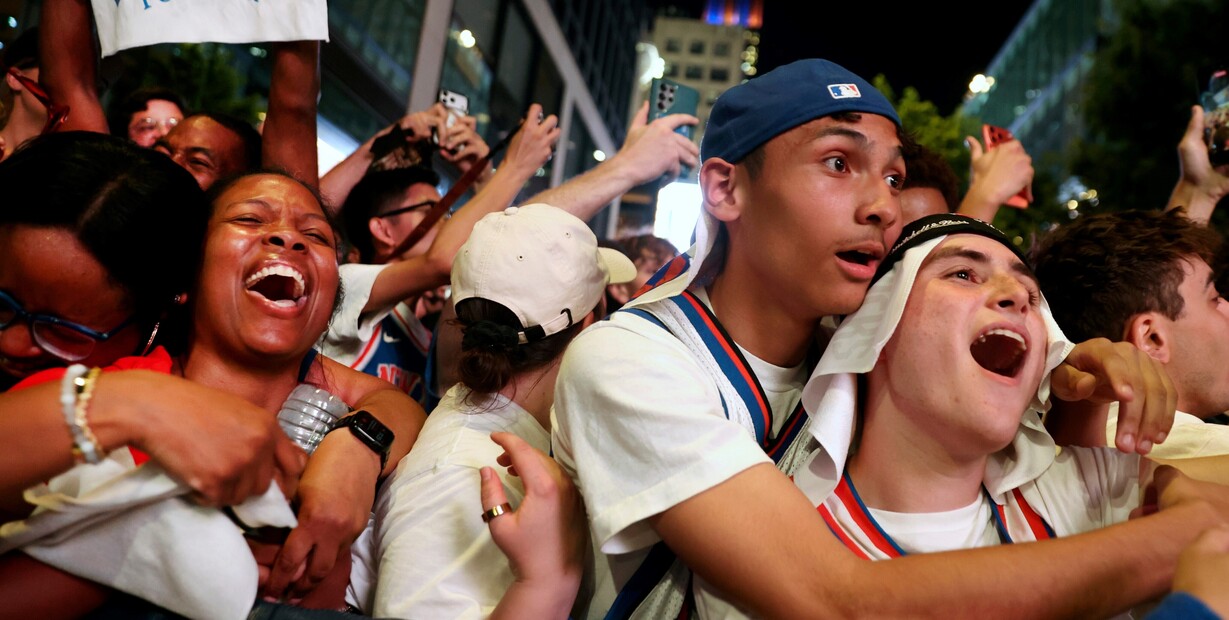 La ciudad que nunca duerme no lo hará esta noche. Foto: AP Photo / Heather Khalifa.