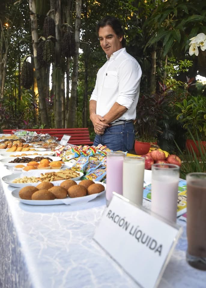 Mamén Saavedra presenta el desayuno escolar y asegura: “Aquí no van a encontrar pipocas o churros” 1 IMG 3661