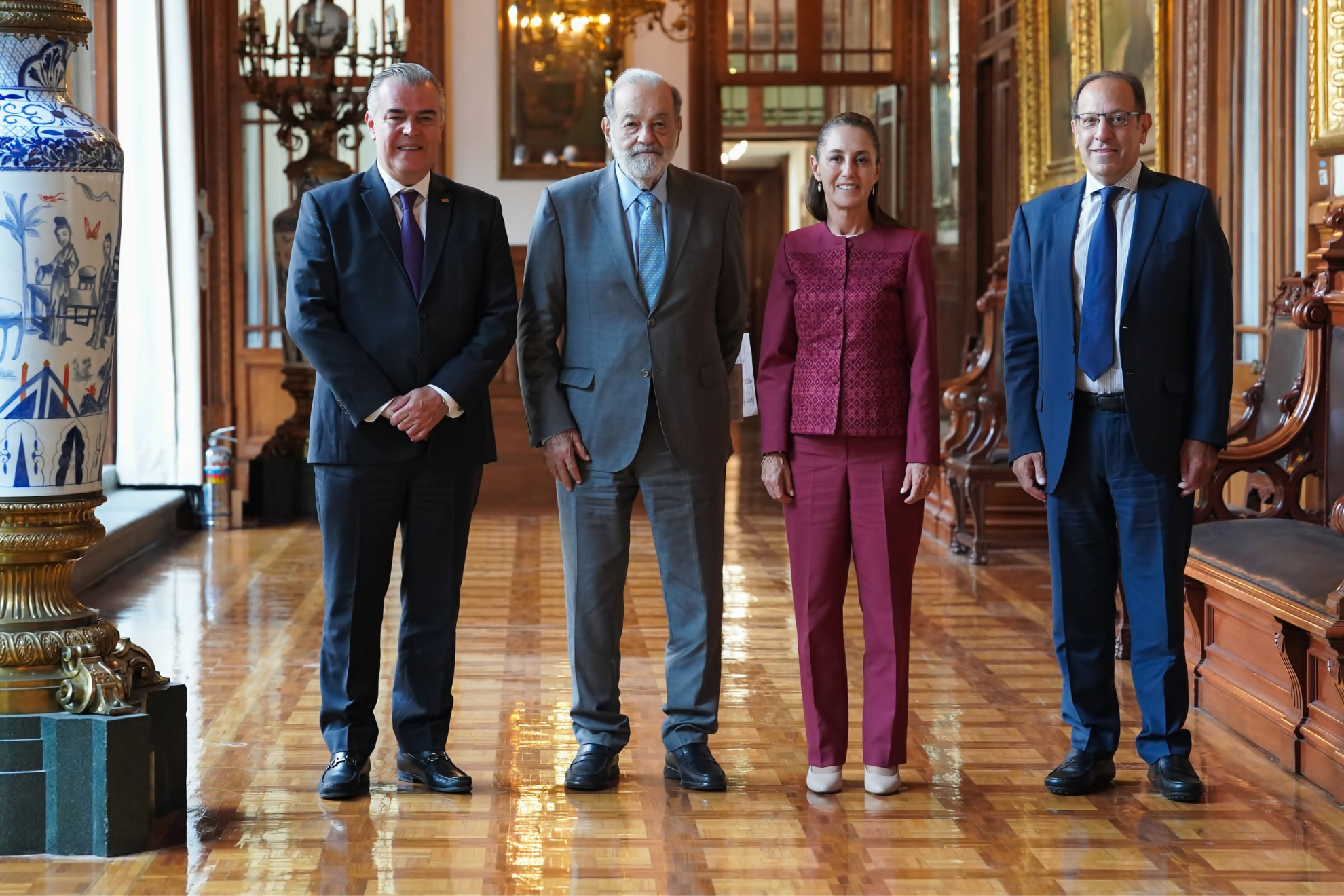 Carlos Slim, empresario: “Yo al morir no me voy a llevar nada, el crear riqueza y procurar distribuir su ingreso sí se quedará aquí” 1 Carlos Slim con Claudia Sheinbaum
