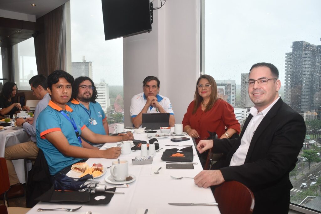 La nueva batalla por los pagos digitales en Bolivia: Red Enlace abre su infraestructura 1 80ca728e f75a 4722 9b07 00a1834fd501